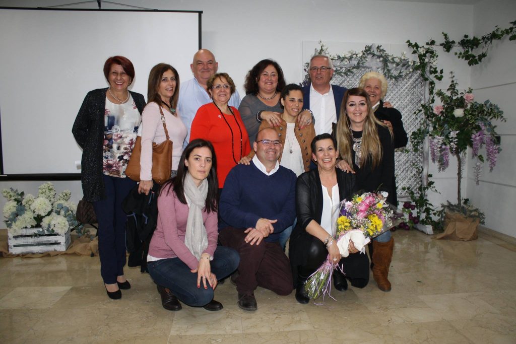 La ejecutiva de OSP con la homenajeada, María Tineo Morito, y la coordinadora del evento, Asunción Hernández
